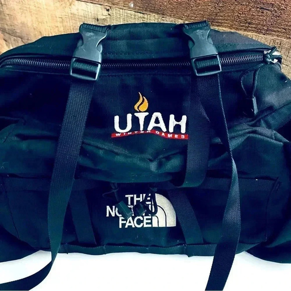 The North Face Utah Winter Games Waist Lumber Fanny Pack - Mountain Biker Black - Picture 2 of 10